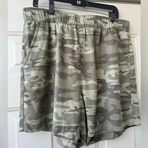 Social Standard by Sanctuary Sage Camo Soft Pull On Short Size XXL - Picture 2 of 10